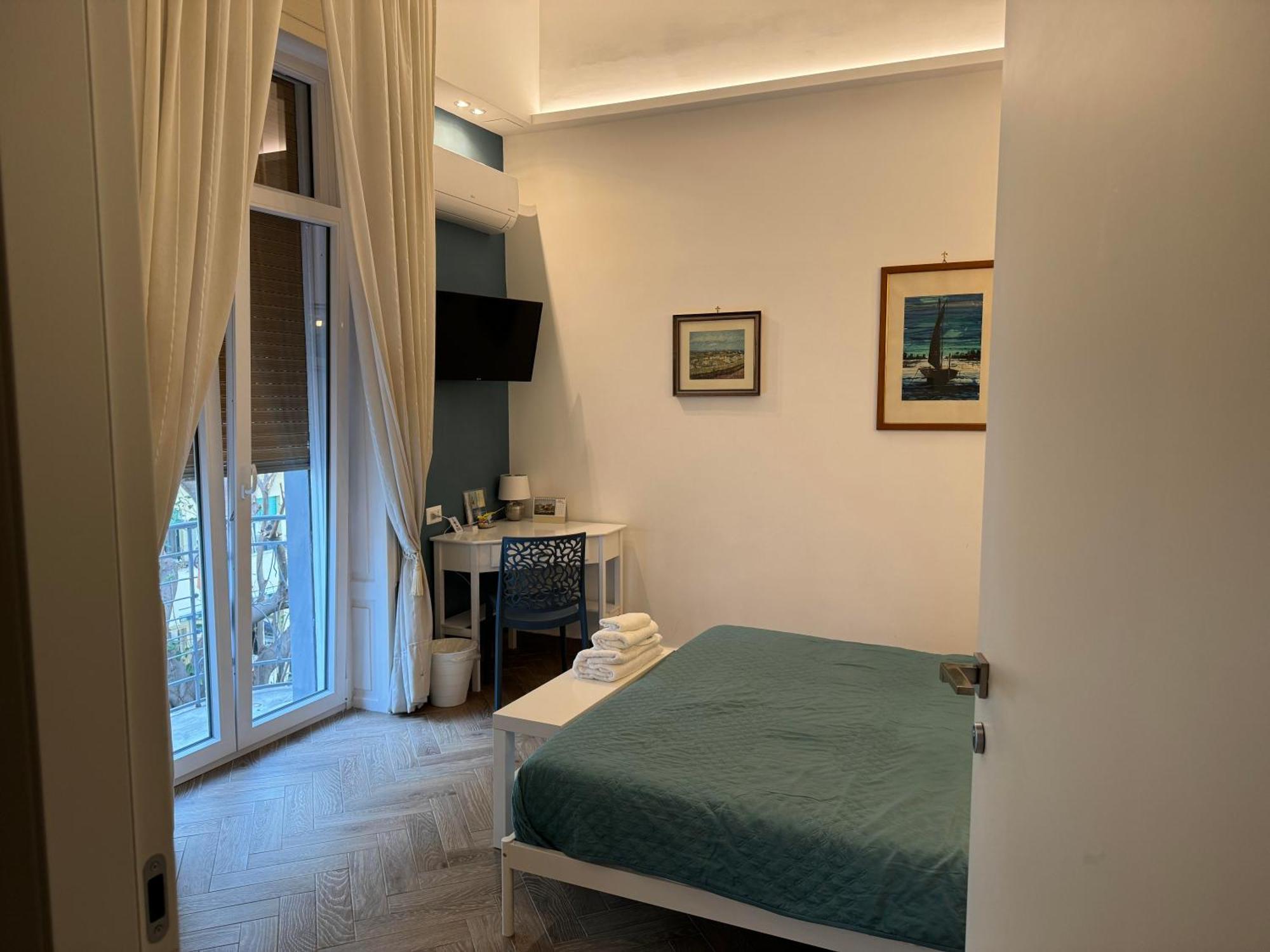 Serghouse Naples Exterior photo
